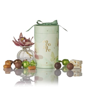 Mix von Französischer Nougat, Schokoladenkugeln und Karamellen